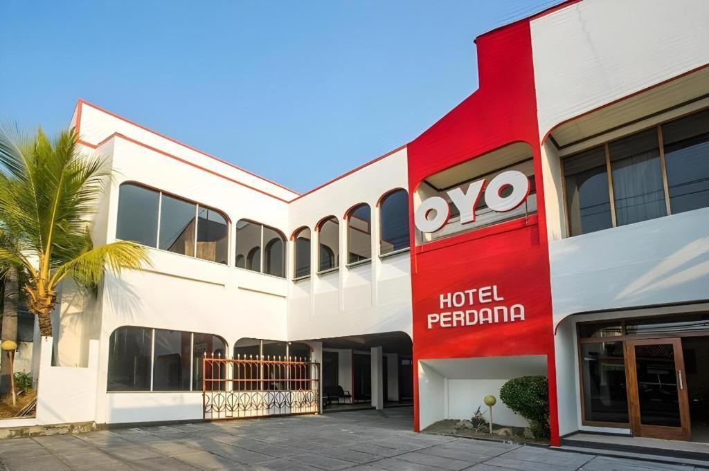 Super Oyo 1046 Omah Pathok Hotell Yogyakarta Exteriör bild