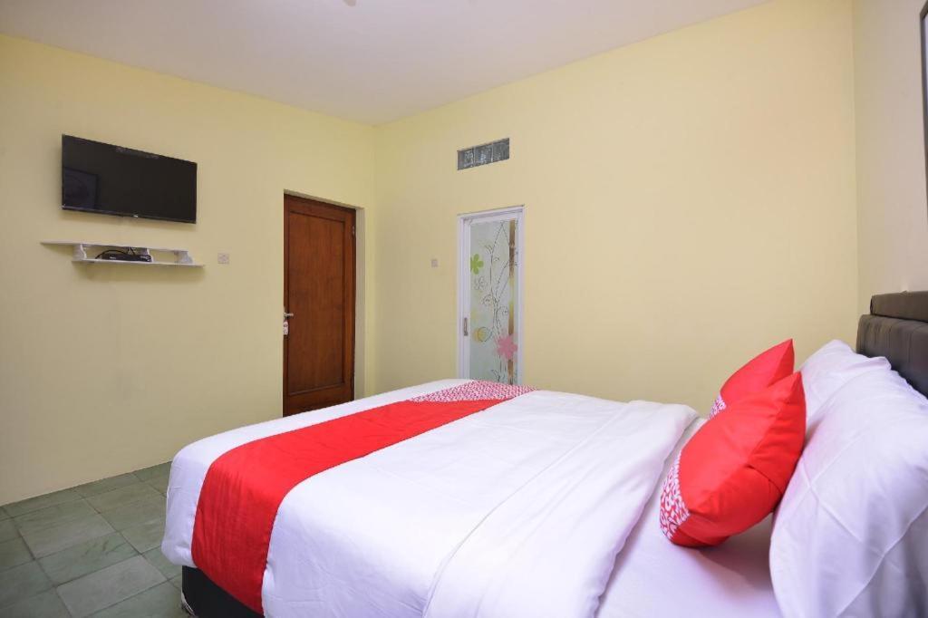 Super Oyo 1046 Omah Pathok Hotell Yogyakarta Exteriör bild