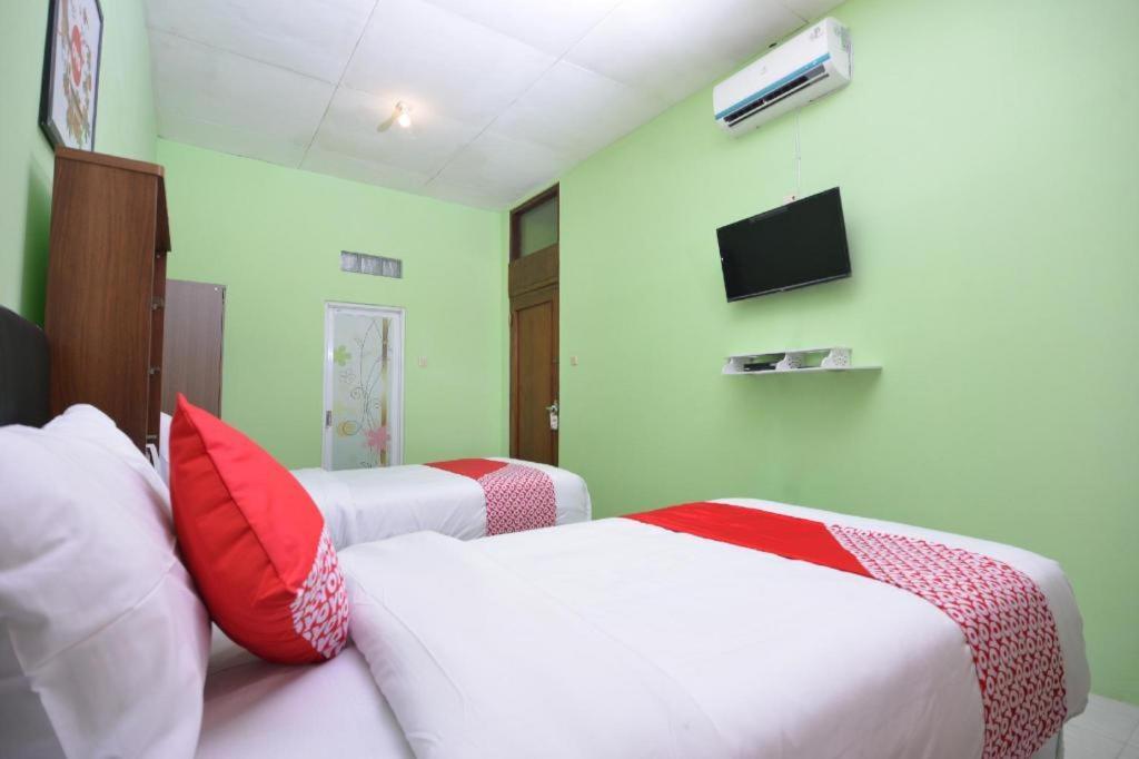 Super Oyo 1046 Omah Pathok Hotell Yogyakarta Exteriör bild